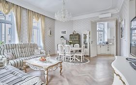 Apartment Luxury Nostalgia